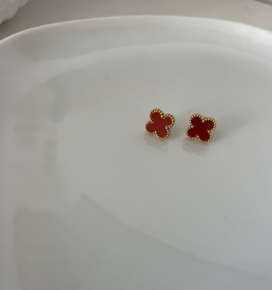 Boucles trèfle rouge