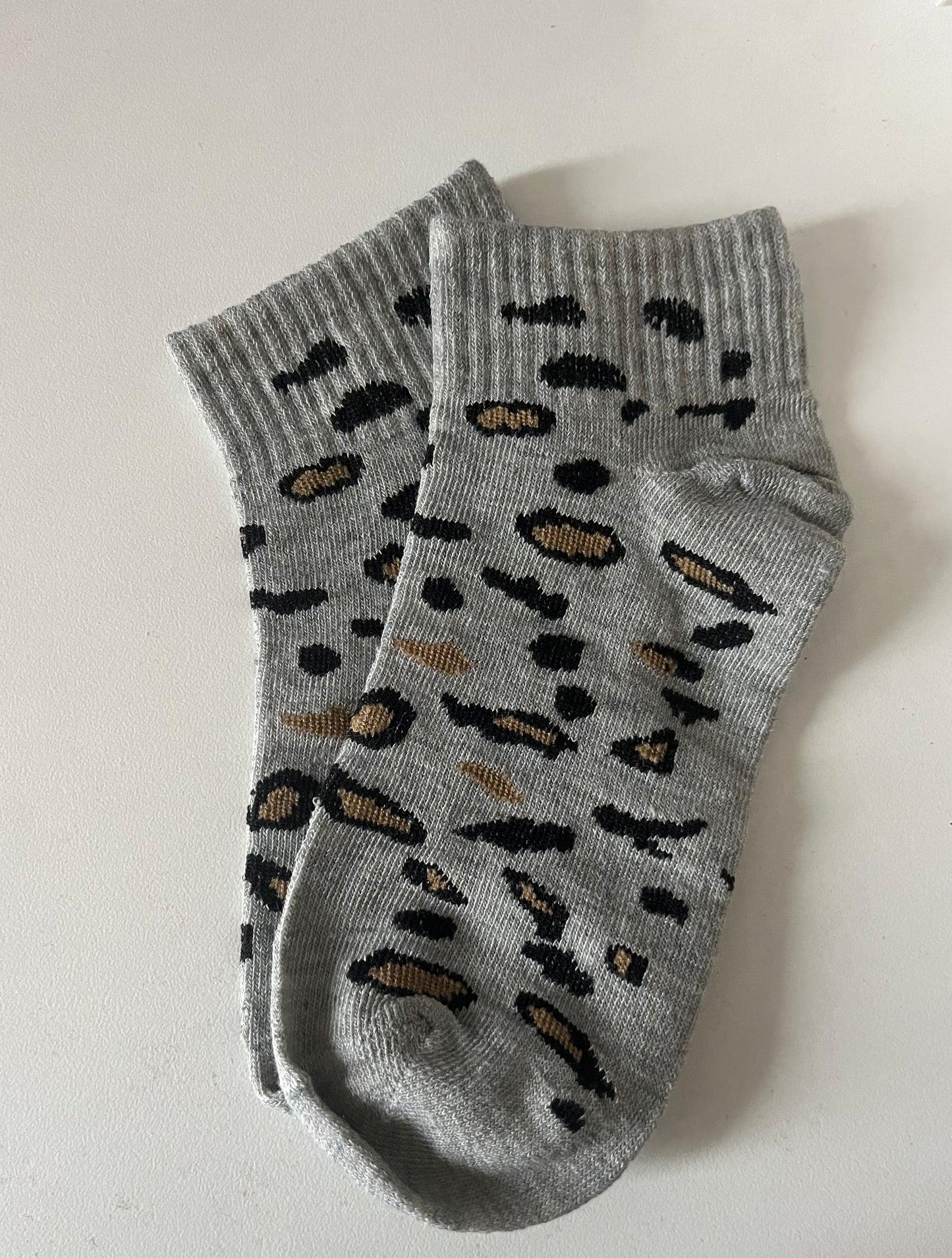 Chaussettes léopard gris