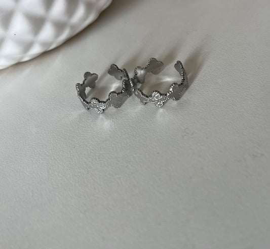 Bague trèfle martelé