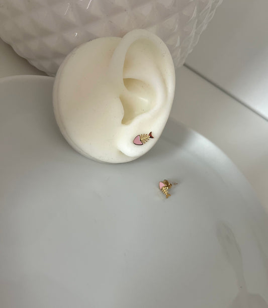 Clous d’oreilles poisson rose